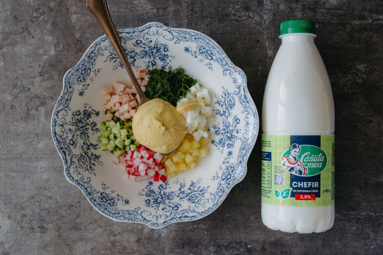 Okroșka
Supă răcoritoare cu dressing cremos și chefir